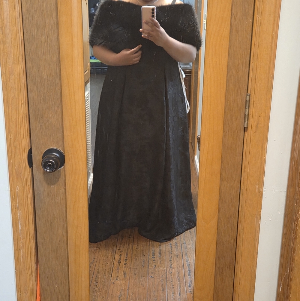 * FREE SHIPPING * Azazie Open Back Floor Length Gown - Picture 4 of 8